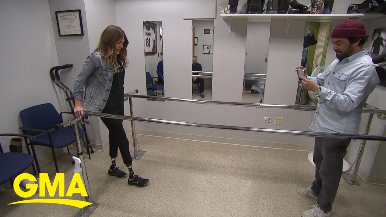 Paralympian Amy Purdy takes first steps after health scare l GMA