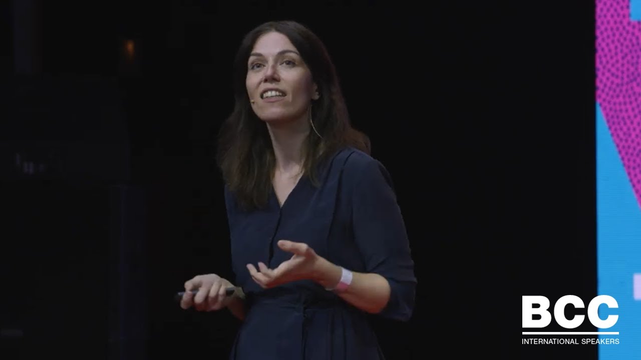 Nos vigilan a través de nuestros dispositivos - Marta Peirano