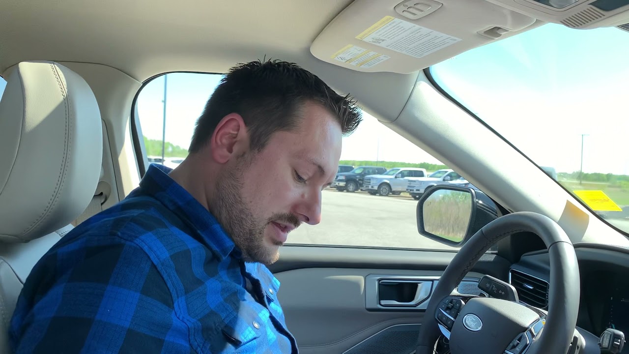 Trying out the Active Park Assist in the 2021 Ford Explorer Platinum!