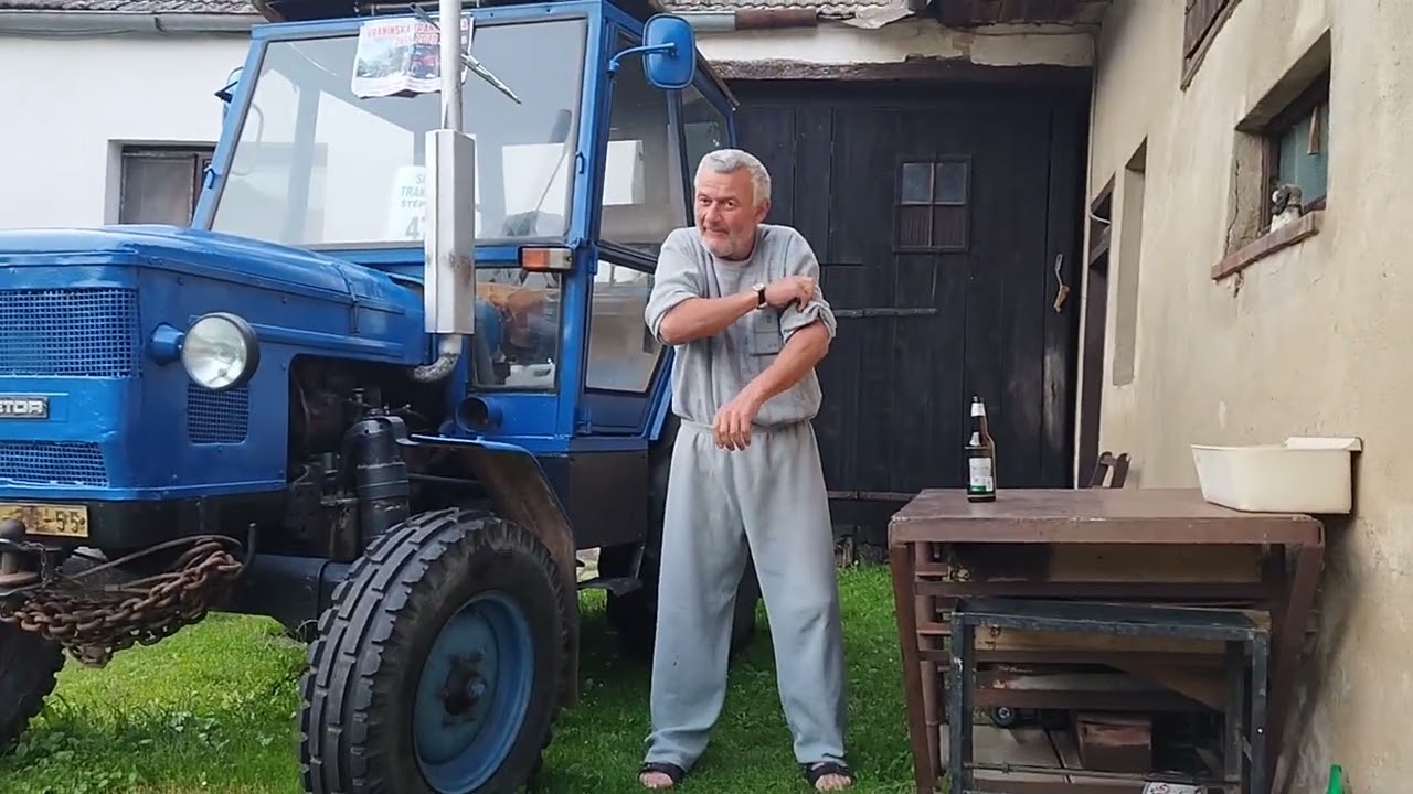 Opilý děda s traktorem sranda #sranda 