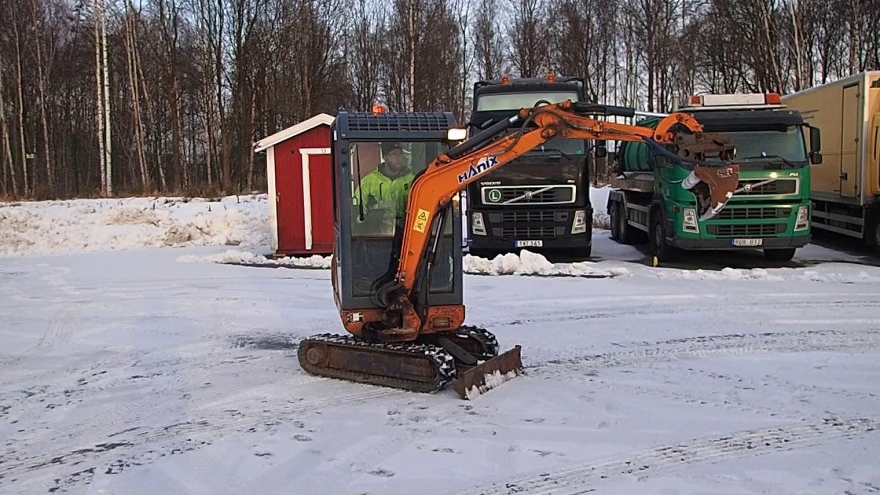 Hanix H15B-2 Minigrävare -05 på maskintrailer 907197