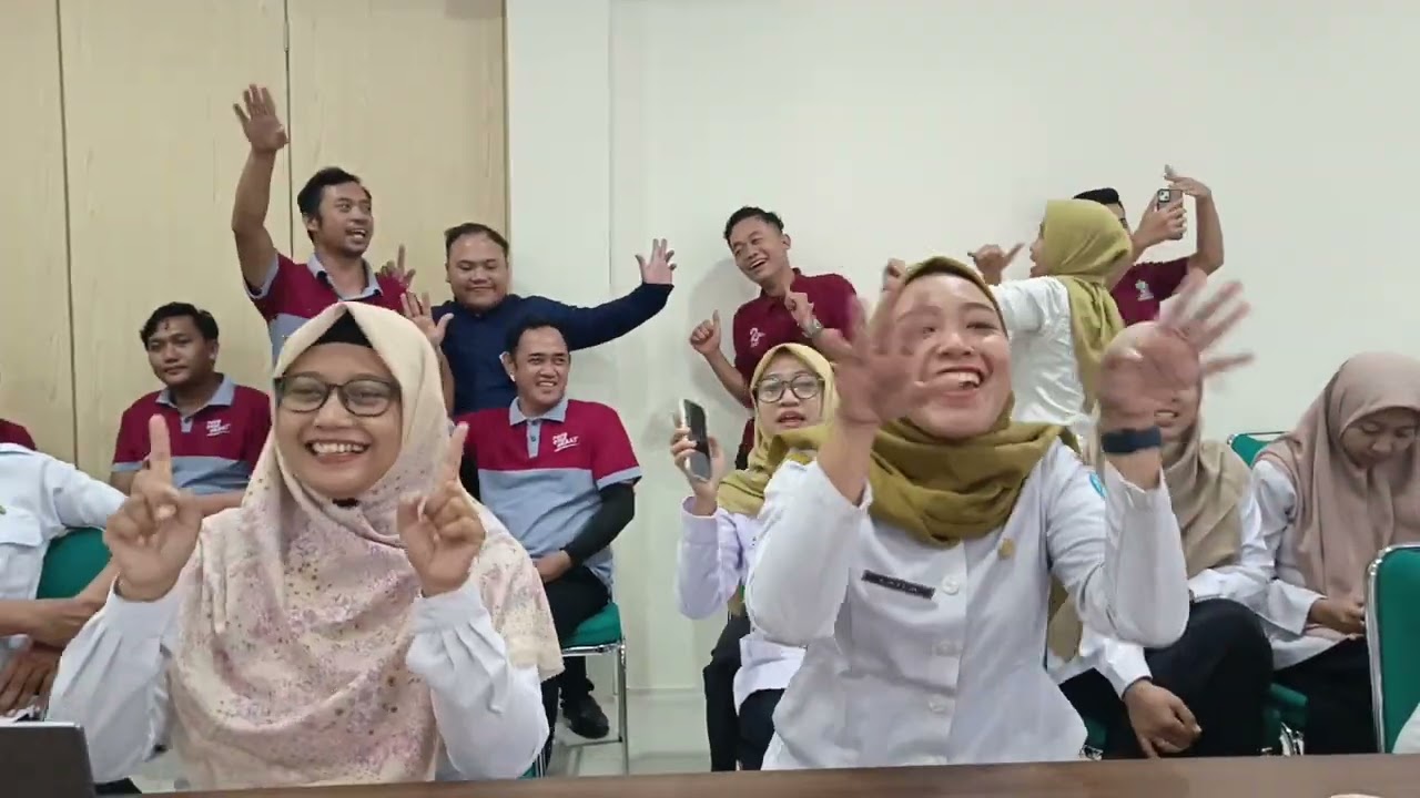 Jos jis lomba karaoke