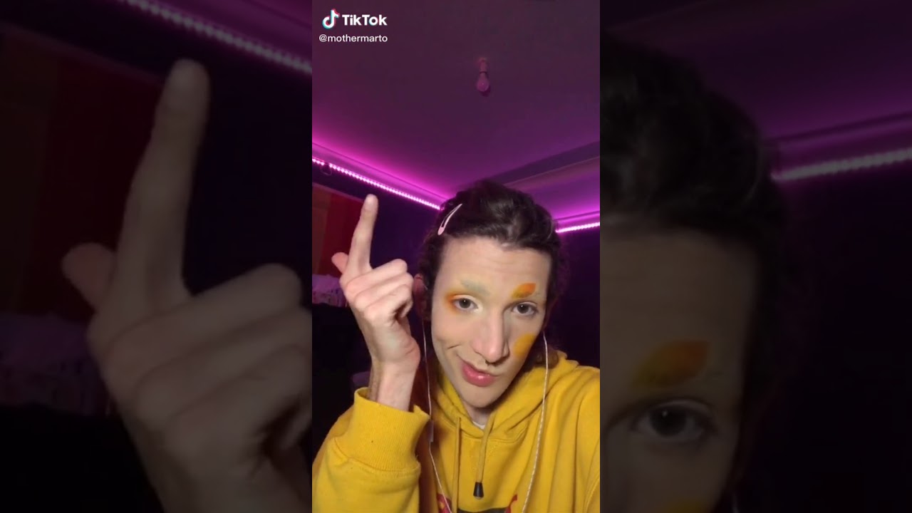Even more clowncore TikToks because they’re iconic (READ DESCRIPTION)