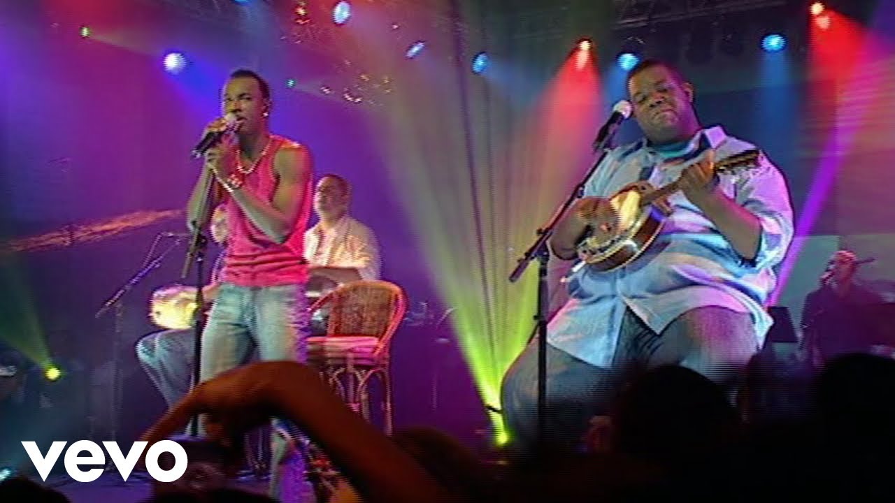 Exaltasamba - Desliga E Vem (Live from Porto Alcoba&ccedil;a, S&atilde;o Paulo, Brazil / 2006)