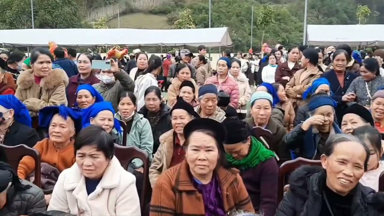 Mừng ngày hội lồng tổng nà pheo xã rườn Lương Hoa thể hiện.