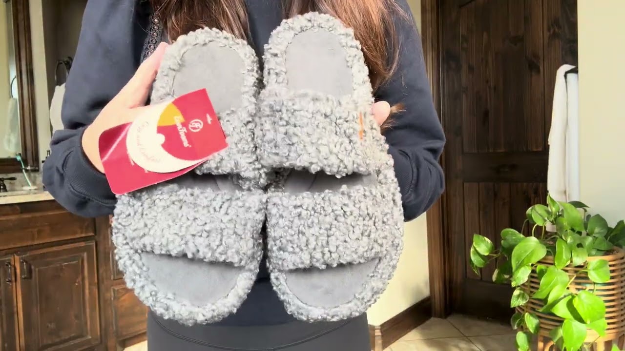 Unboxing of EverFoams Womens Fuzzy Open-toe Slippers