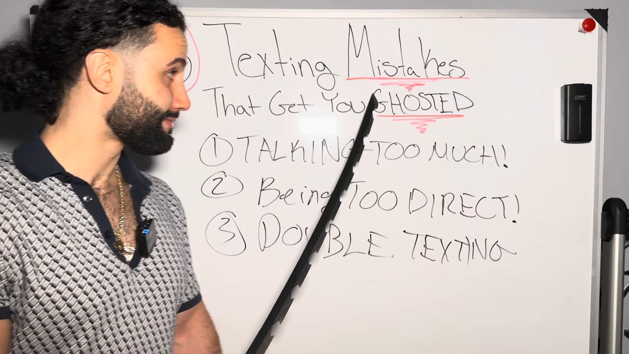 These 3 Texting Mistakes Are Killing Her Interest