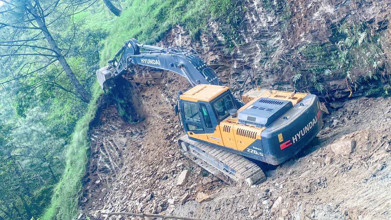 Excavator Operator's Dangerous Building on the Risky Side of the Mountain | Excavator Planet