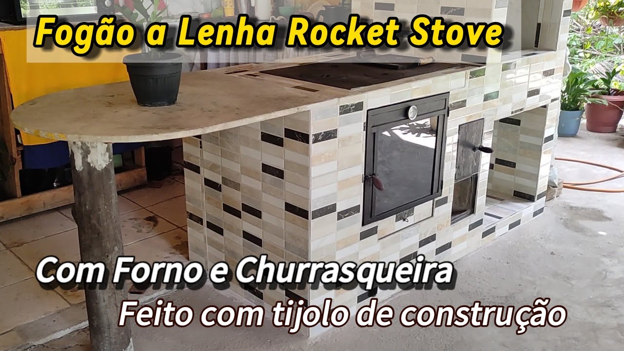 Fogão a lenha Rocket Stove. Feito com tijolo 8 furos