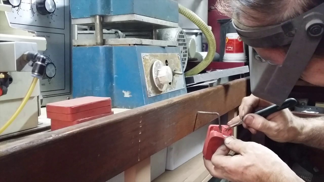 How i Cut A Jewelry Mold ( High Production Style )