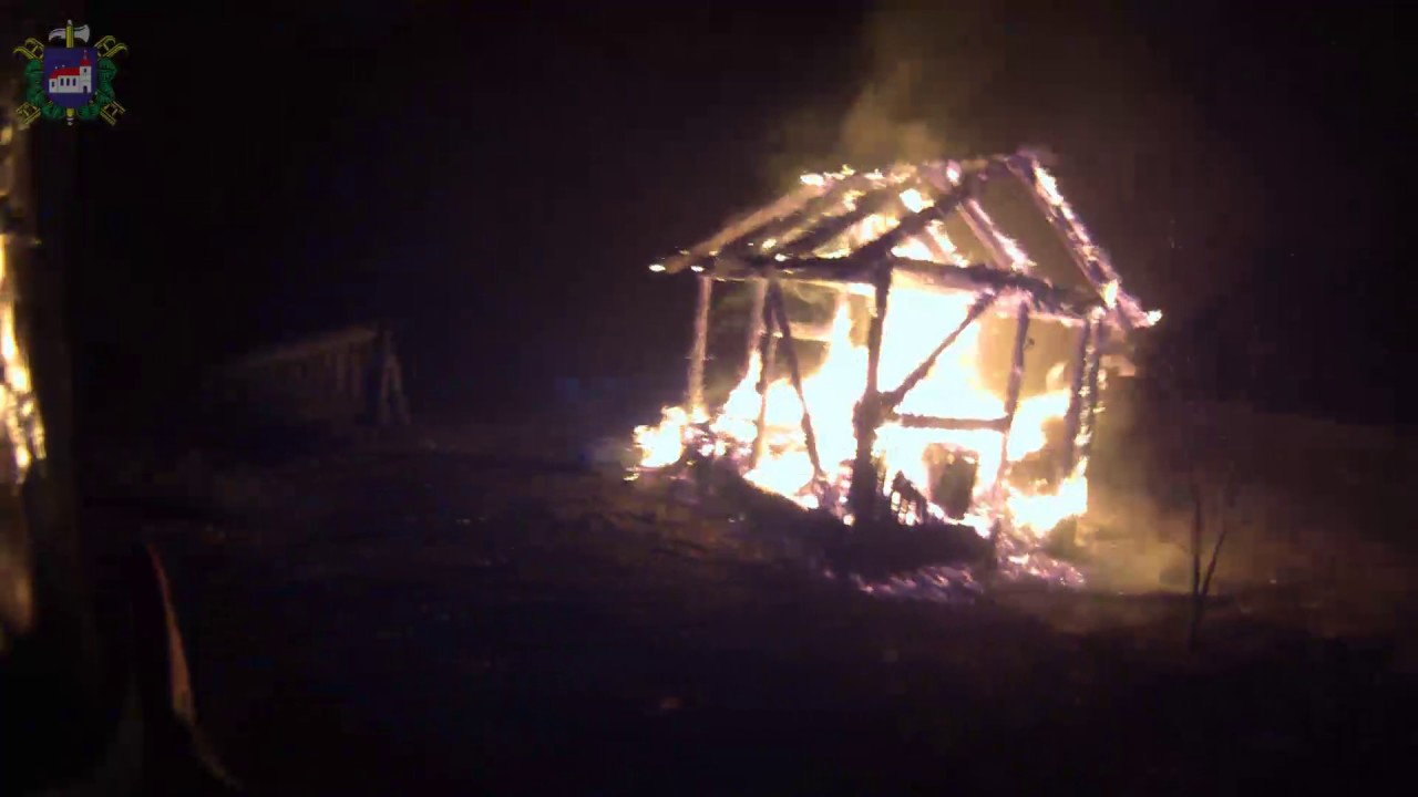 Výjezd : Červený Kostelec - Požár - Nízké budovy - 31.12.2016 - Červený Kostelec ul. Vyšehrad
