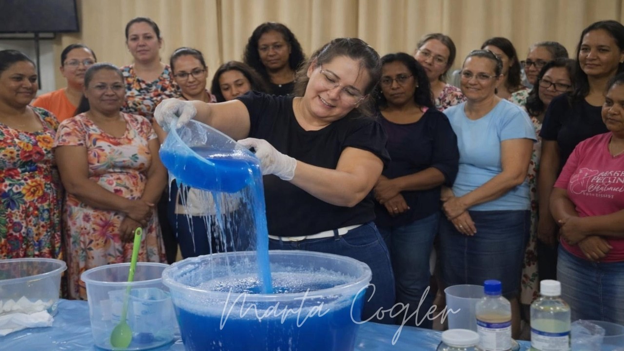 👉 Ensinei Mulheres a Fazer Sab&atilde;o L&iacute;quido Potente que Rende Muito e Limpa de Verdade 🧼✨