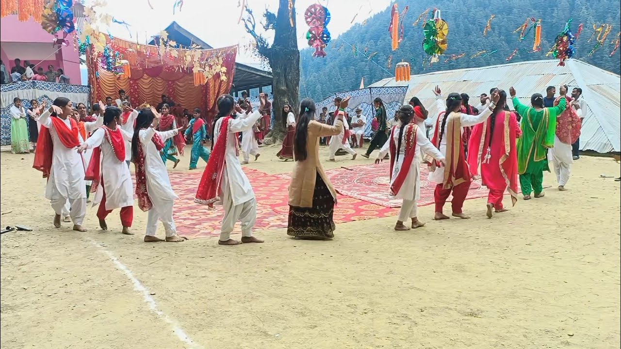 Dance on Laarey by Jeevan Pahari Ji - Dogri Song On Independence Day at Village Gutasa Bhadarwah