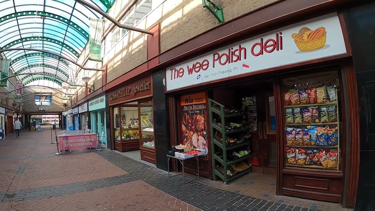SHOPPING MALL IN GRANGEMOUTH WALK THROUGH with live commentary.