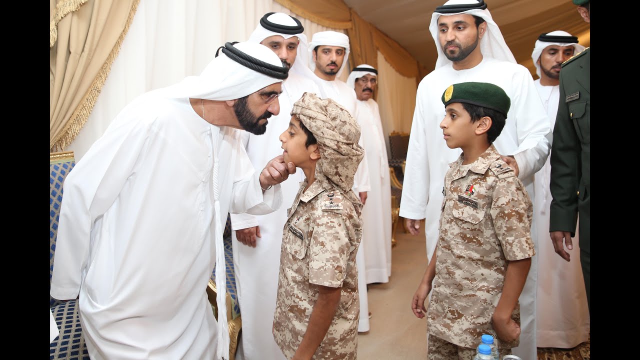 محمد بن راشد يقدم واجب العزاء لأسرة الشهيد البطل ناصر علي حسن البلوشي