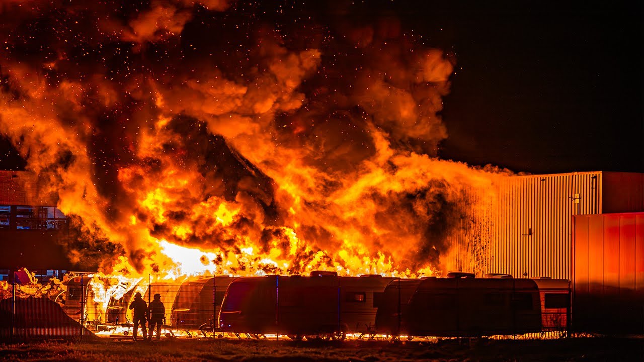 Meerdere caravans in brand in Zeeland