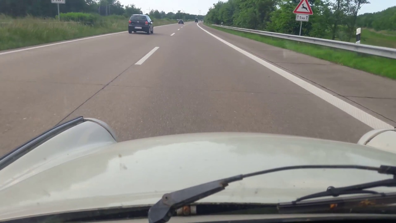 Mit dem Trabant 601 auf der Autobahn