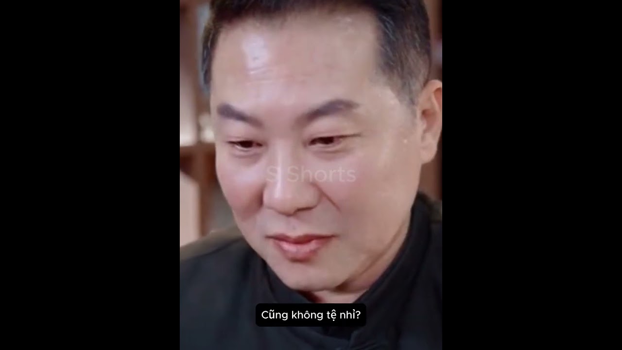 C&ocirc; g&aacute;i xuy&ecirc;n kh&ocirc;ng tới cửa h&agrave;ng thời hiện đại m&agrave; kh&ocirc;ng biết