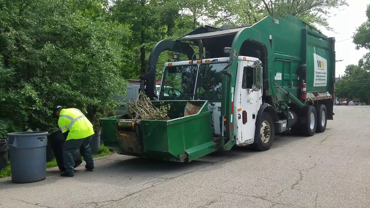 Mack LE w/carry can on yardwaste