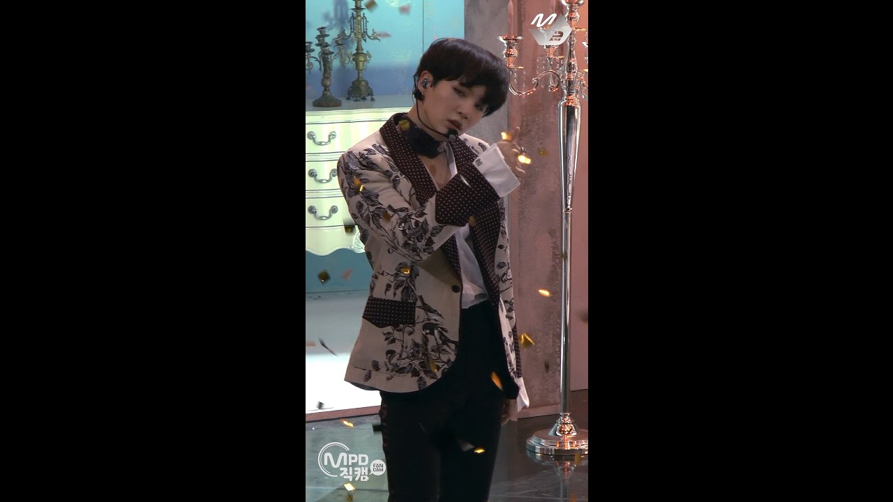 [MPD직캠] 방탄소년단 슈가 직캠 피 땀 눈물 BTS SUGA Blood Sweat & Tears Fancam @엠카운트다운_161013