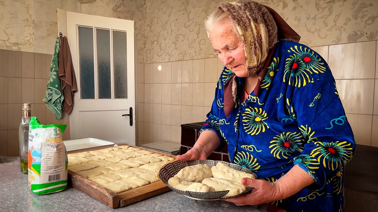 Lonely Grandmother's Remote Mountain Life and Her Incredible Cooking