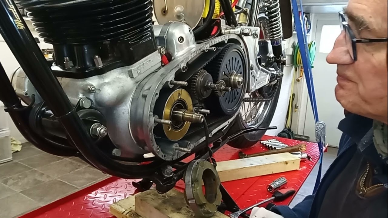 Norton Commando 850 MKIII Service and Recommissioning. Part 15: Starter Motor Problem Sorted