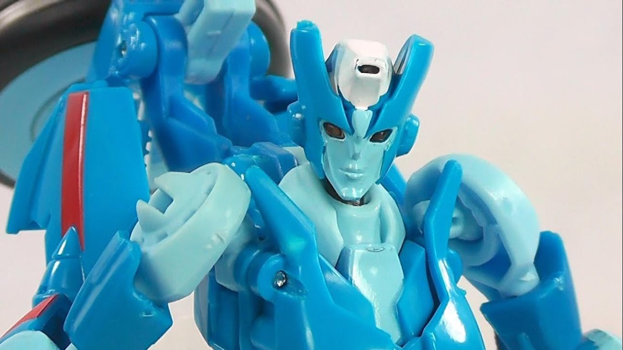 TRANSFORMERS GENERATIONS CHROMIA EN ESPAÑOL