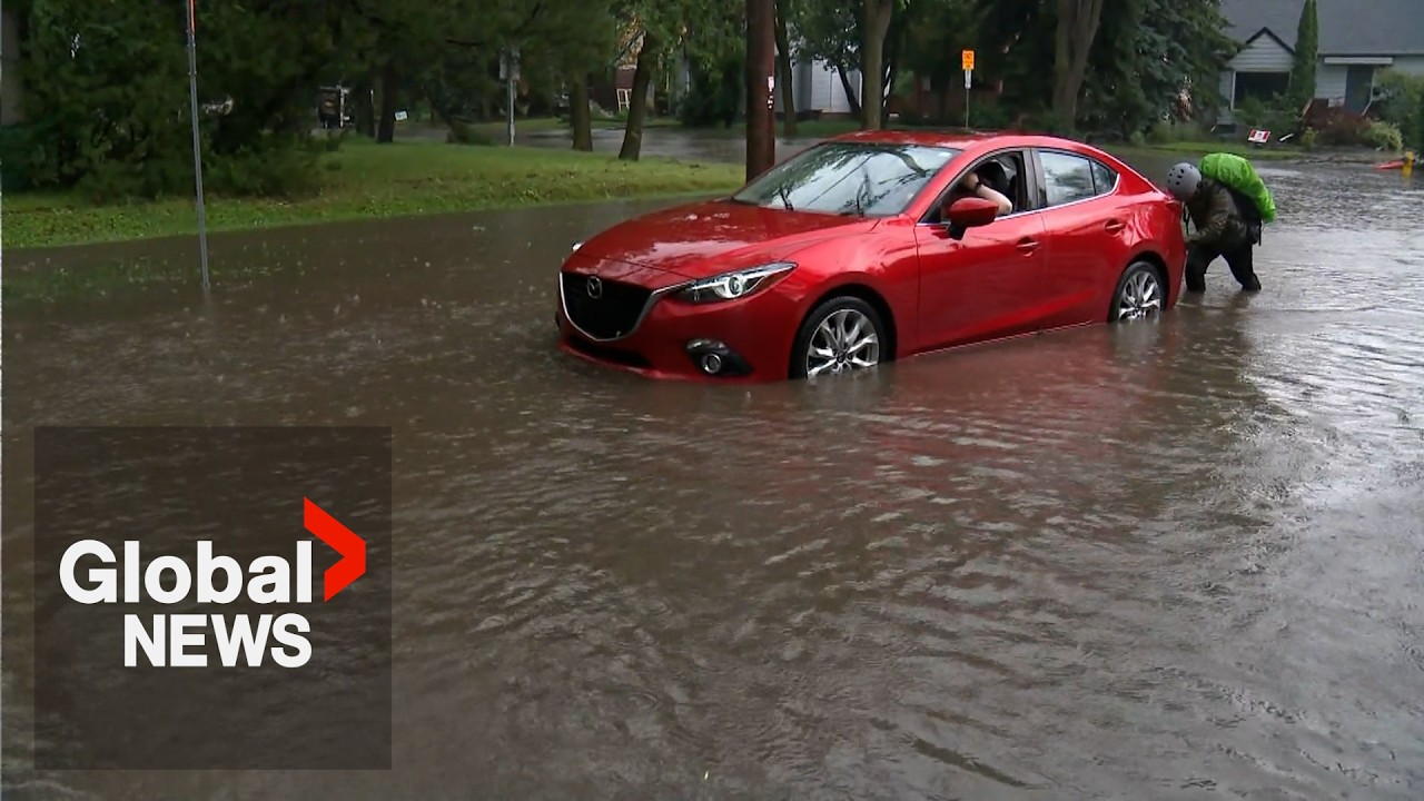 Monday thunderstorm floods roads, halts traffic and transit across Edmonton