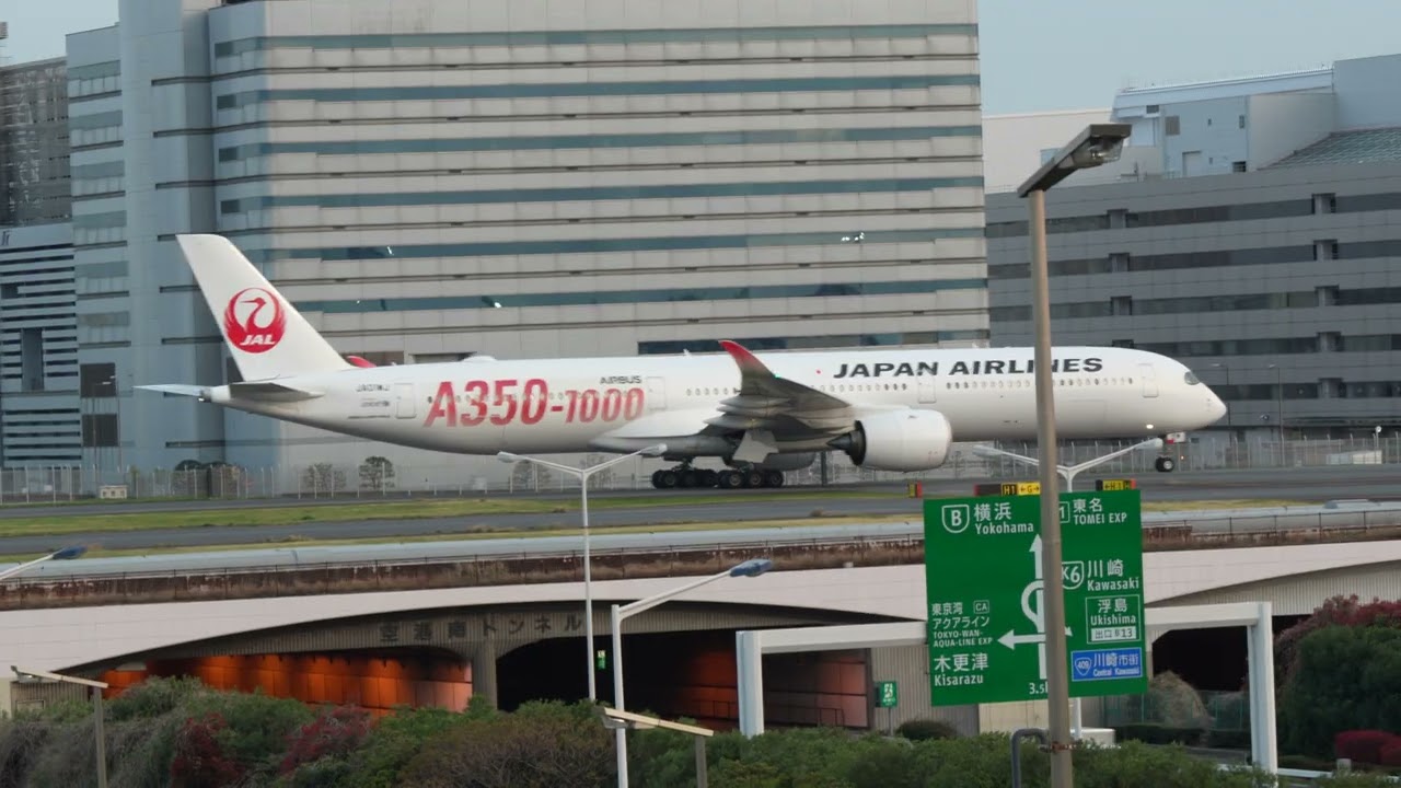 2025-4-17羽田空港 United&Jal  B777-200&A350-900
