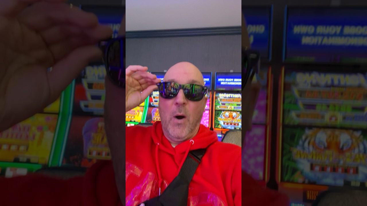 Absolutely INSANITY on Dragons Prize! 🐉 #slots #casino #bigwin