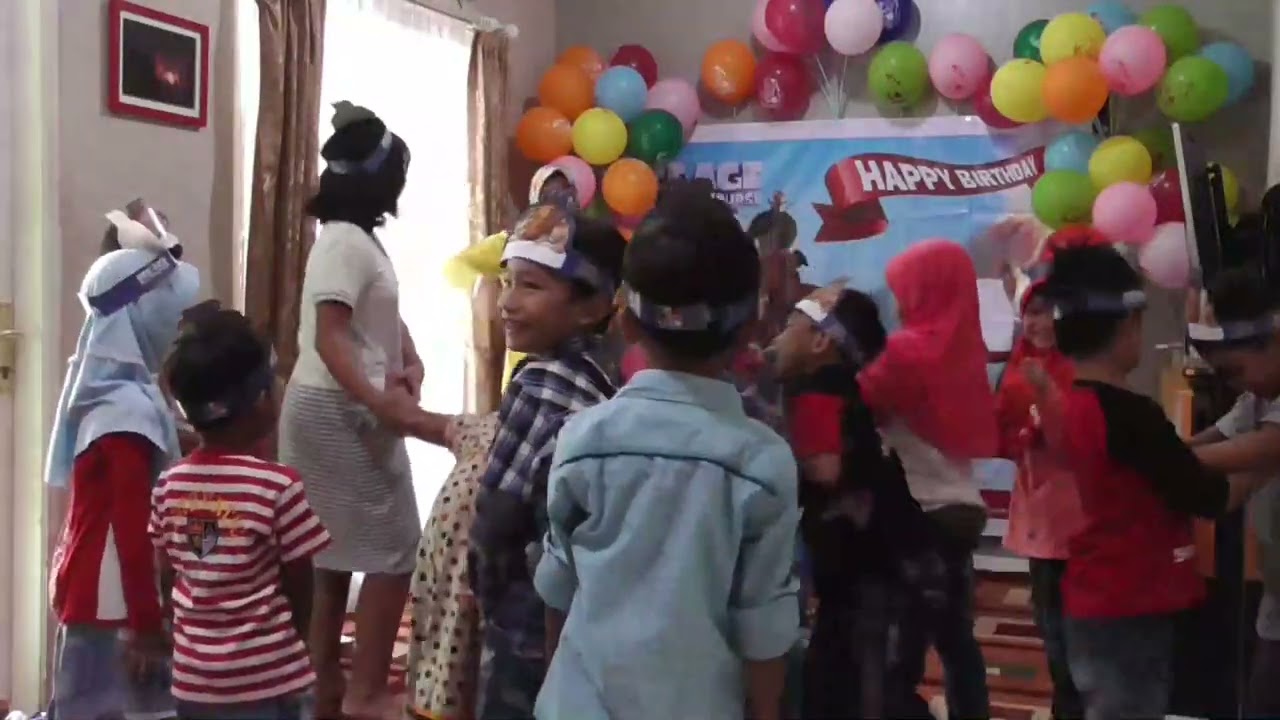 Iyuz Ulang Tahun Ke 8 Tahun