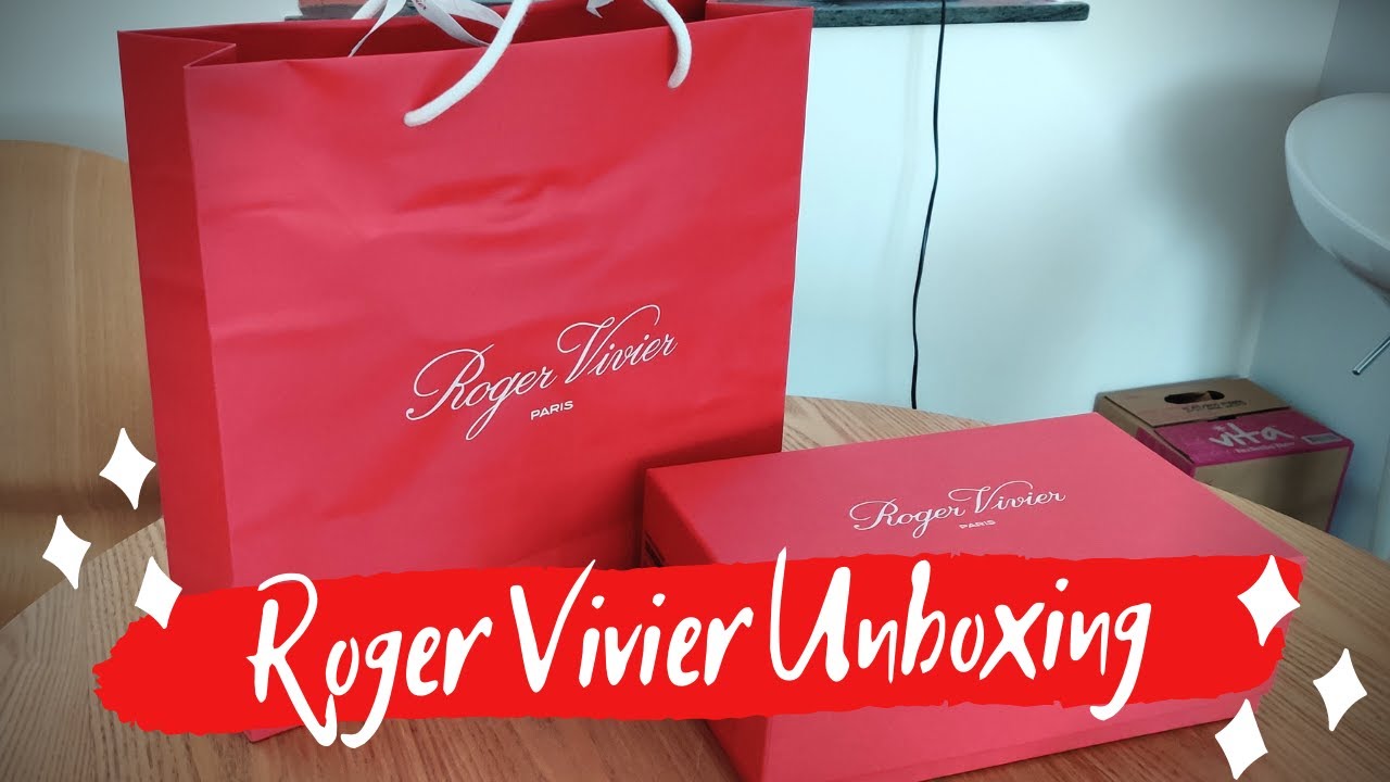 Hau Chic | Luxury Unboxing Roger Vivier Shoes