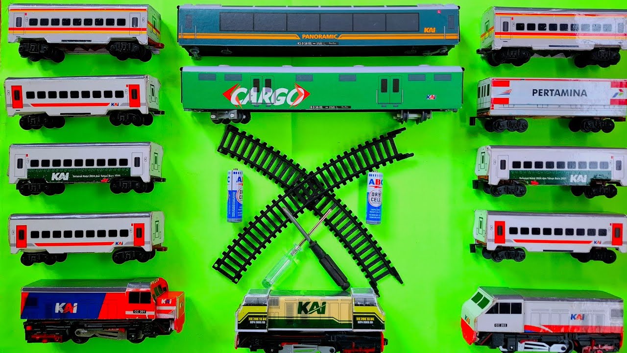 MEMBUAT DAN MERAKIT MAINAN KERETA API PANJANG CC201 & CC203 MEMBAWA GERBONG EKONOMI,EKSEKUTIF DAN