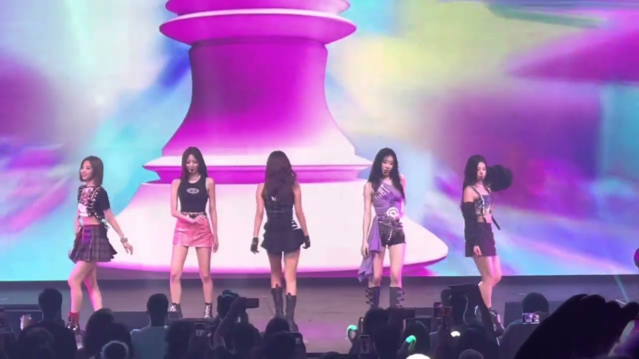 ITZY 1st World Checkmate Tour in PHX - WANNABE + DALLA DALLA + SNEAKERS