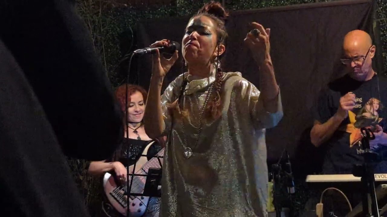 Björk - Violently Happy @ZairaFrancoTumbala 