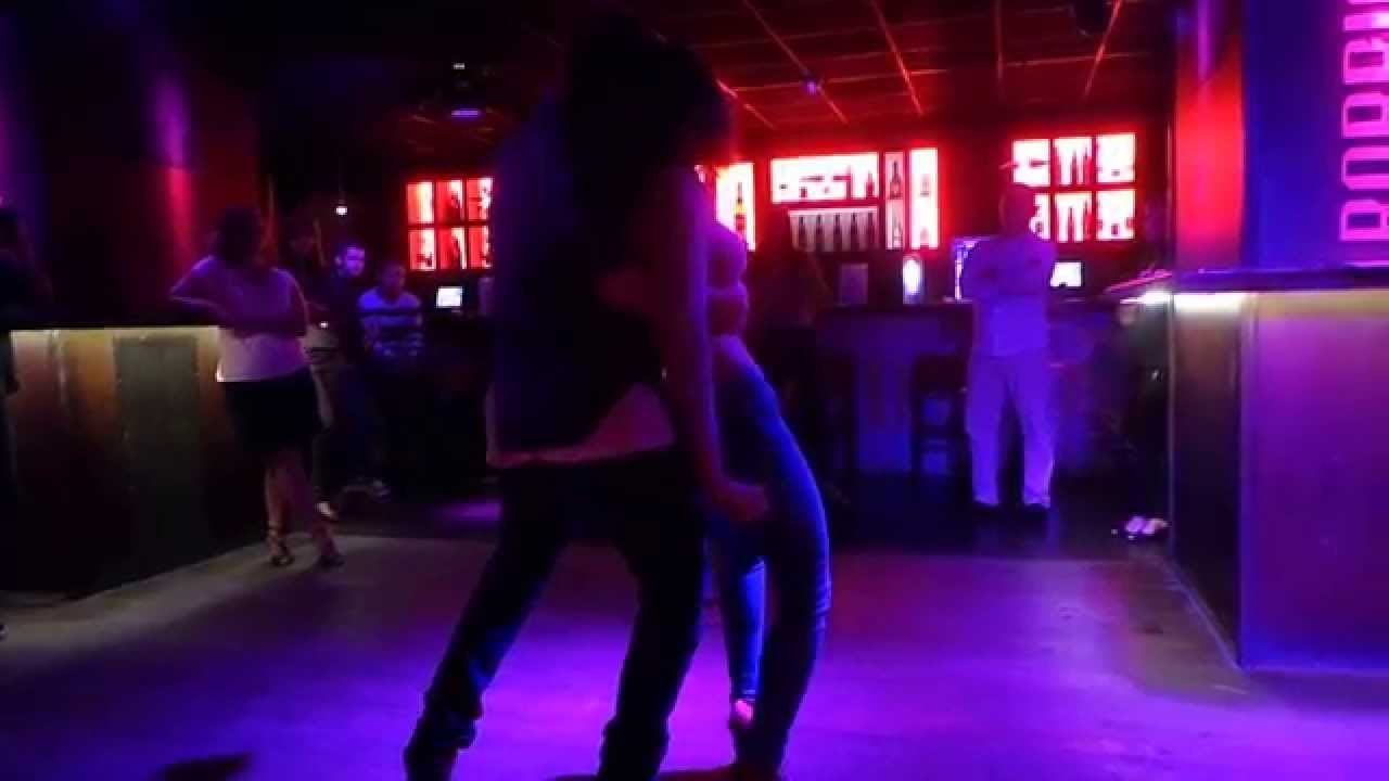 Barrio Club Tous les Mardis Latino Elegante avec Chloe & Max Lyon France