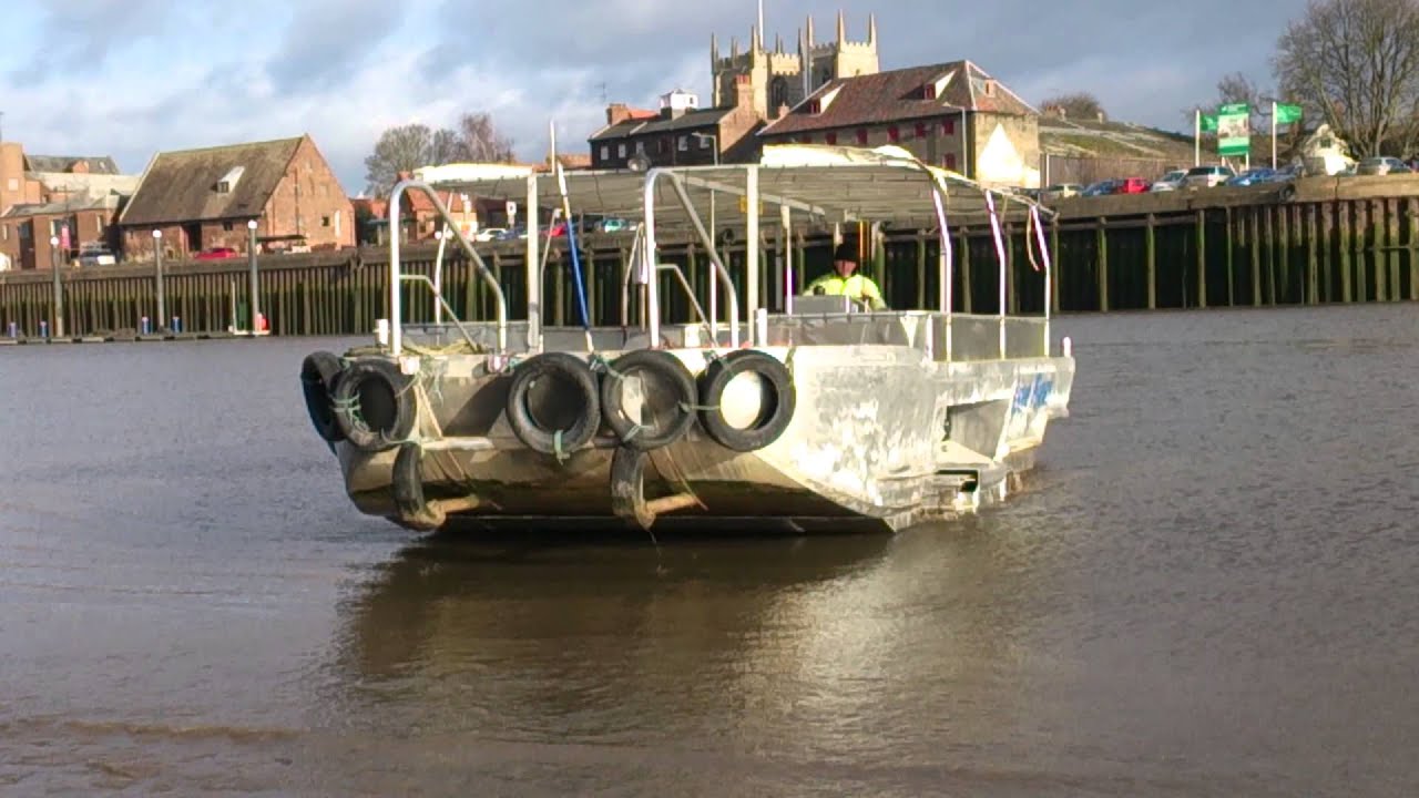 Kings Lynn Ferry Amphibious conversion. Test running in river 3.