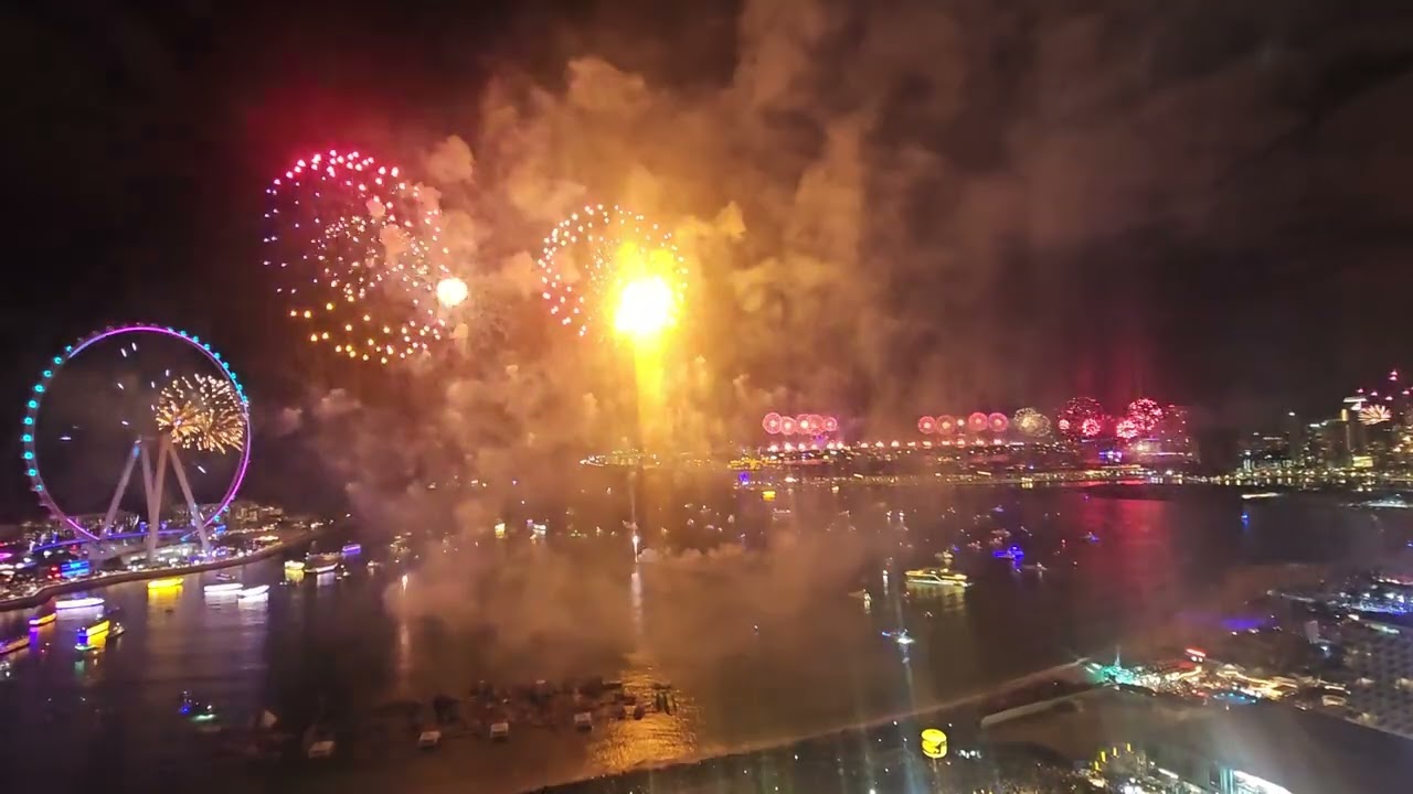  ✨🎆A stunning fireworks 2026 #JBR#Bluewaters#TheBeach#myDubai#NY2026#AtlantisDubai