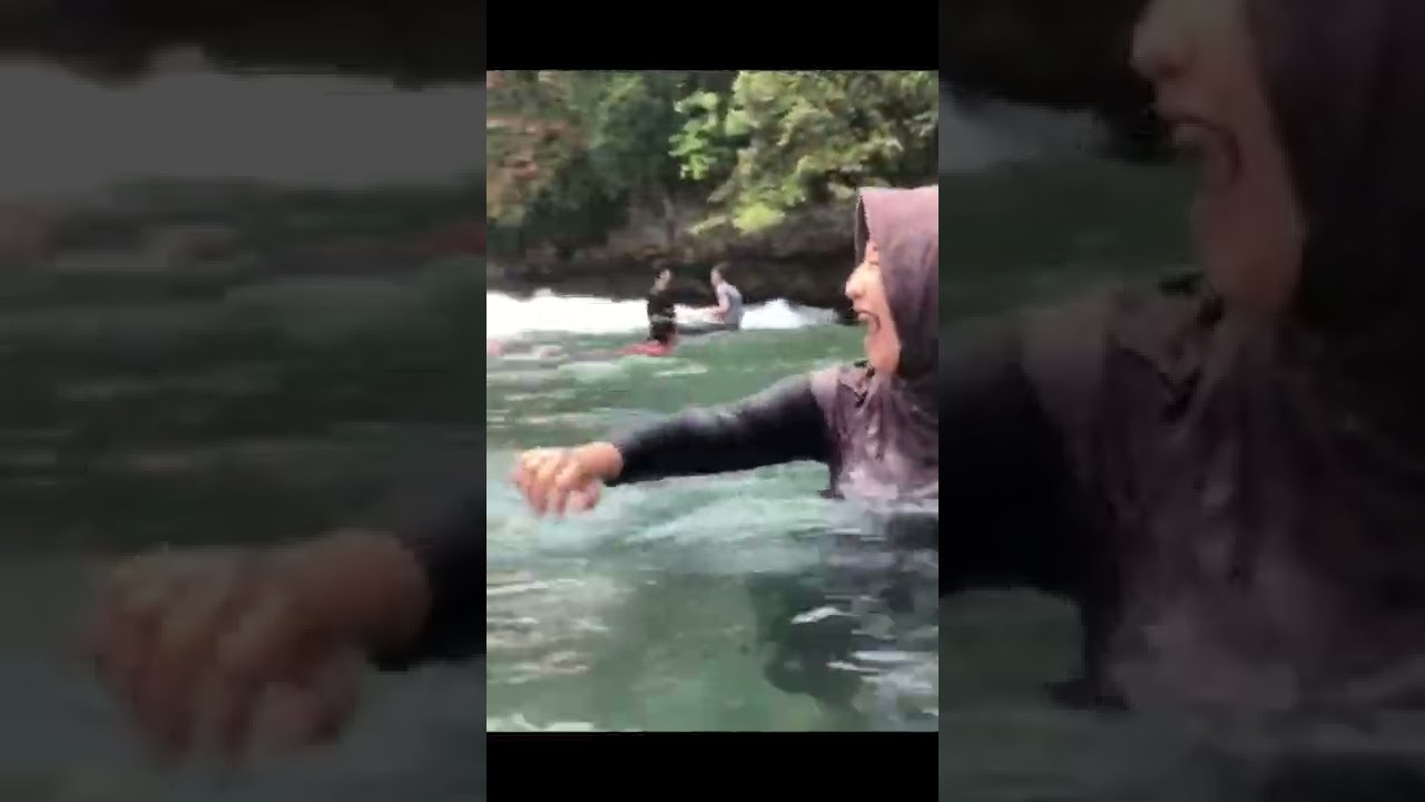 STAY TUNE NEXT VLOG DI PANTAI #shorts #LEONAKANZA