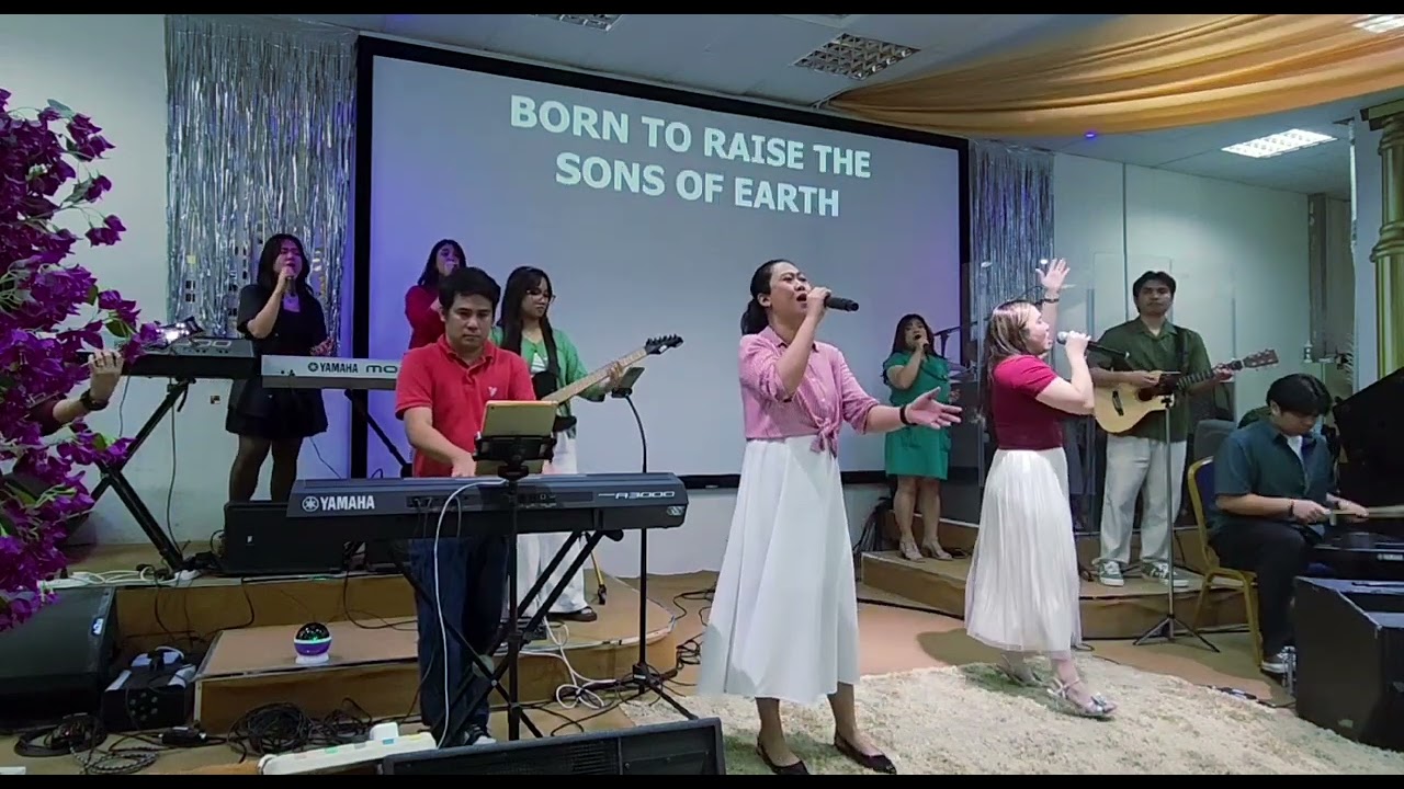 Hark the Herald +King of Heaven (GWF Maranatha Music Ministry version )