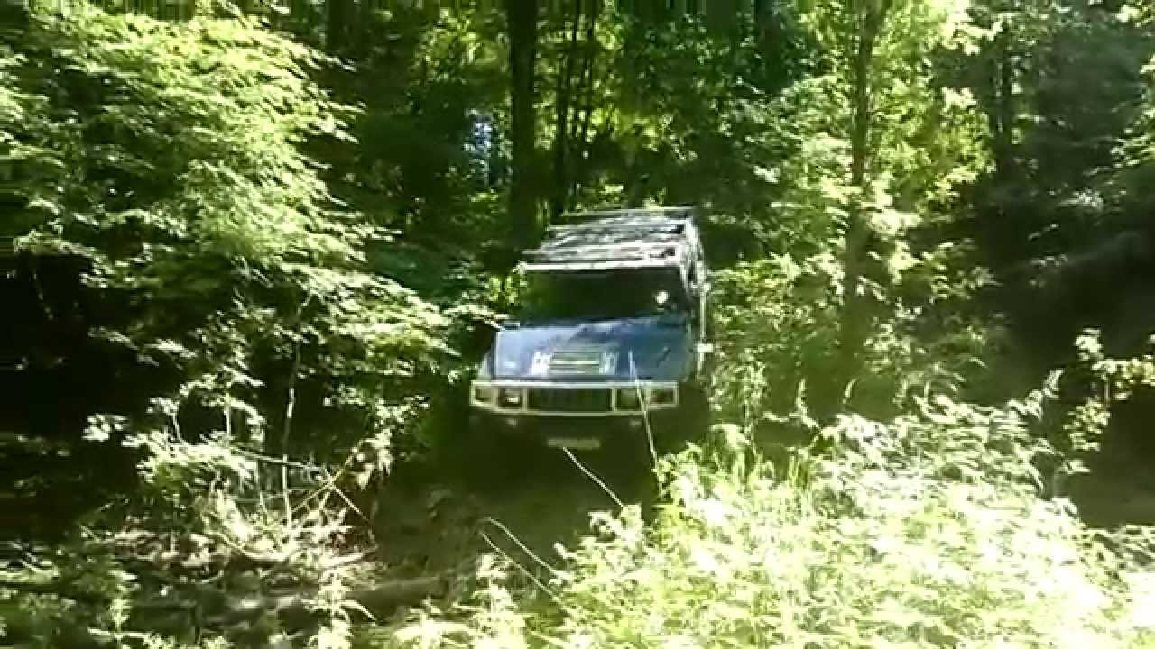 Hummer H2 offroading