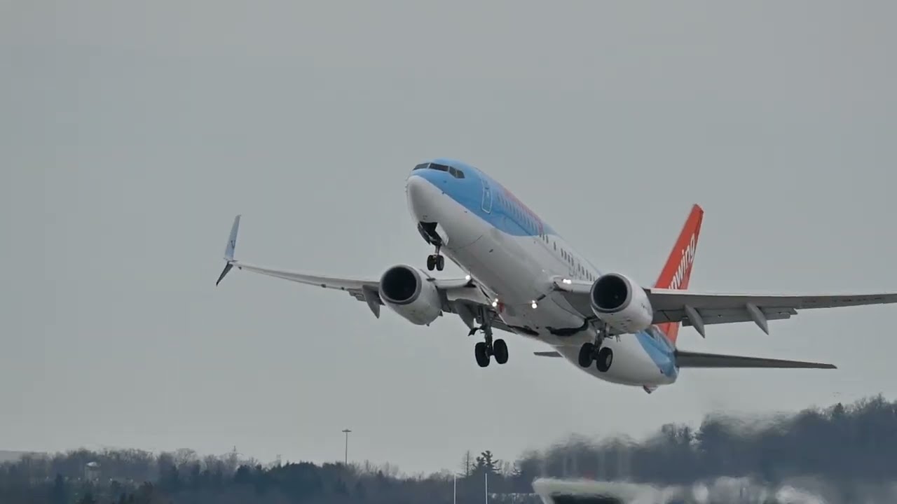 Sunwing 737-800 taking off from YKF with ATC - 4K - Waterloo International Airport