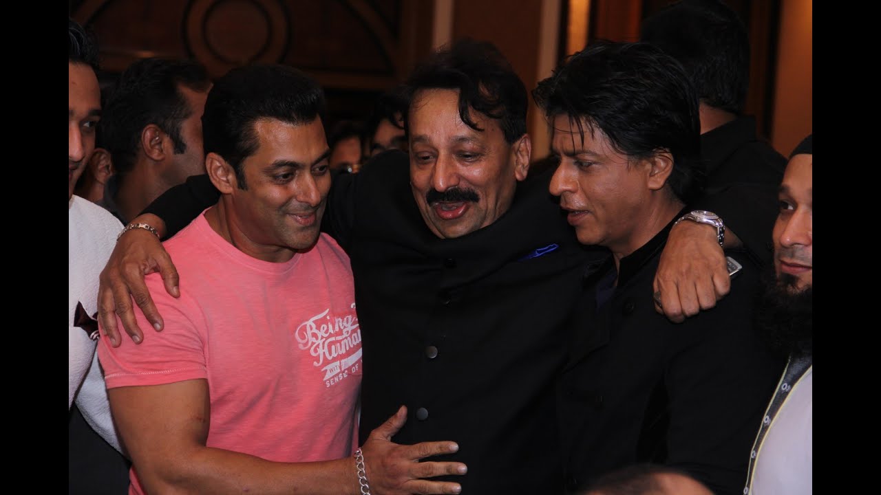 Salman Khan & Shah Rukh Khan Patch Up Moment At Baba Siddiqui Iftar Party