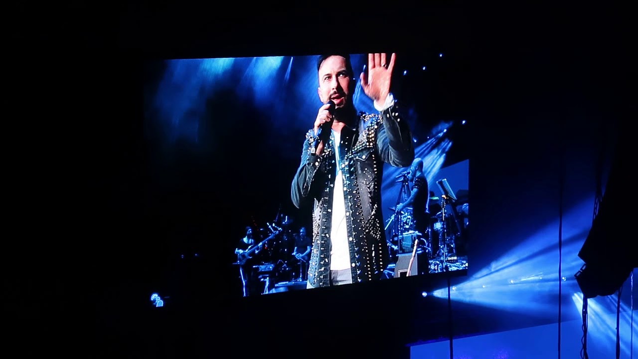 Tarkan concert 2018 live on stage  - Beni cok sev live FULL HD