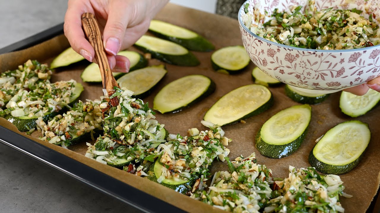Ich habe diese Zucchini den ganzen Sommer &uuml;ber gemacht! Sie sind so lecker! Rezept