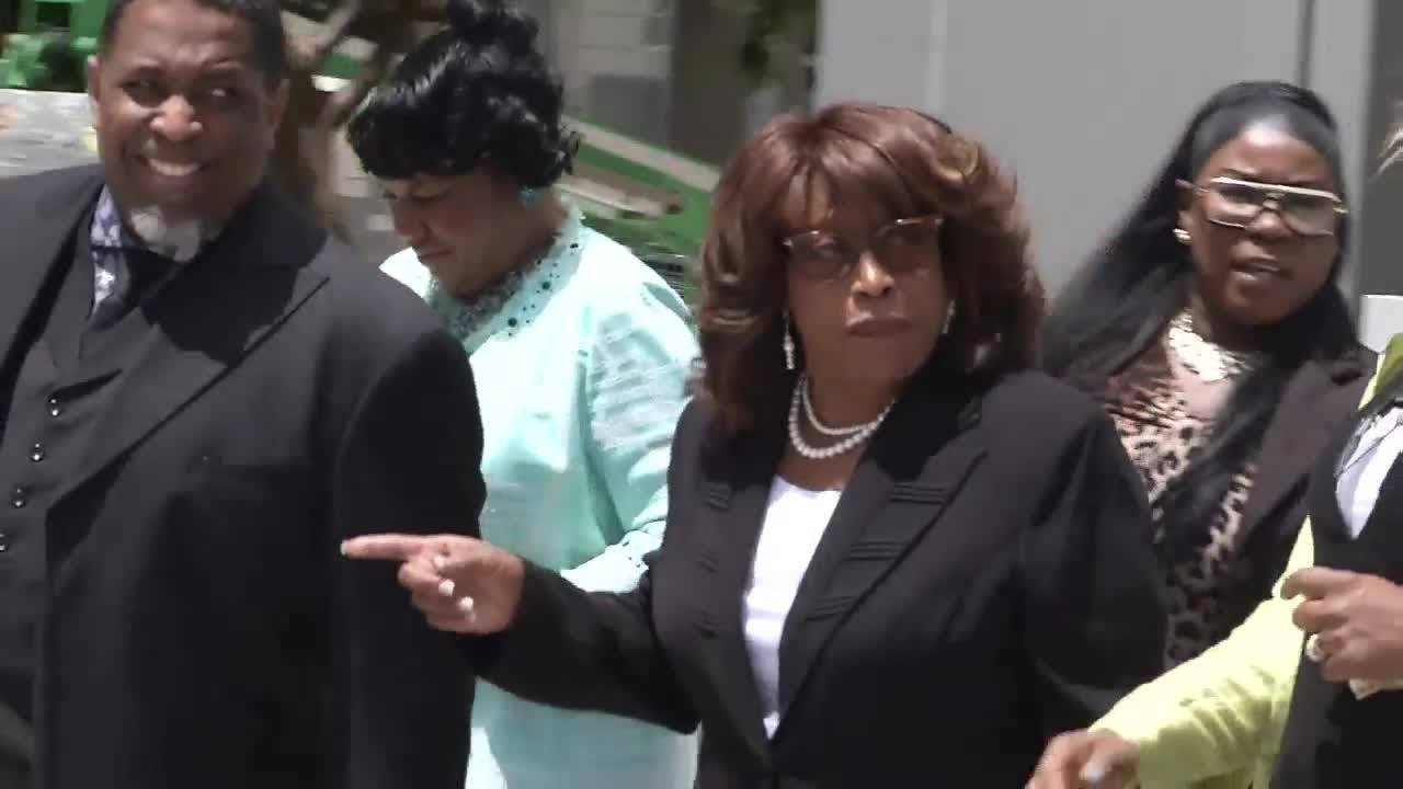 Explosive testimony in corruption trial