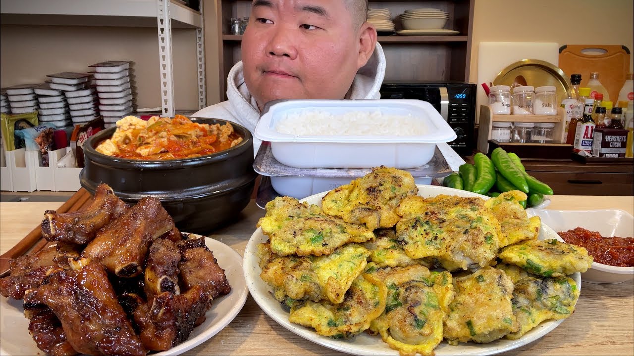 감기땜에 입 맛이 너무 없네요.. 갈비찜+굴전+돼지김치찌개+밥3개+땡초 감기먹방 MUKBANG