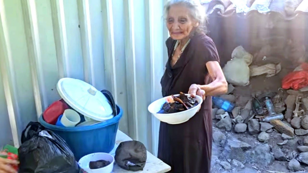 Los Abuelitos de la Montaña Solo Tenian Ayote Para Comer😌/El Buen Salvadoreño 