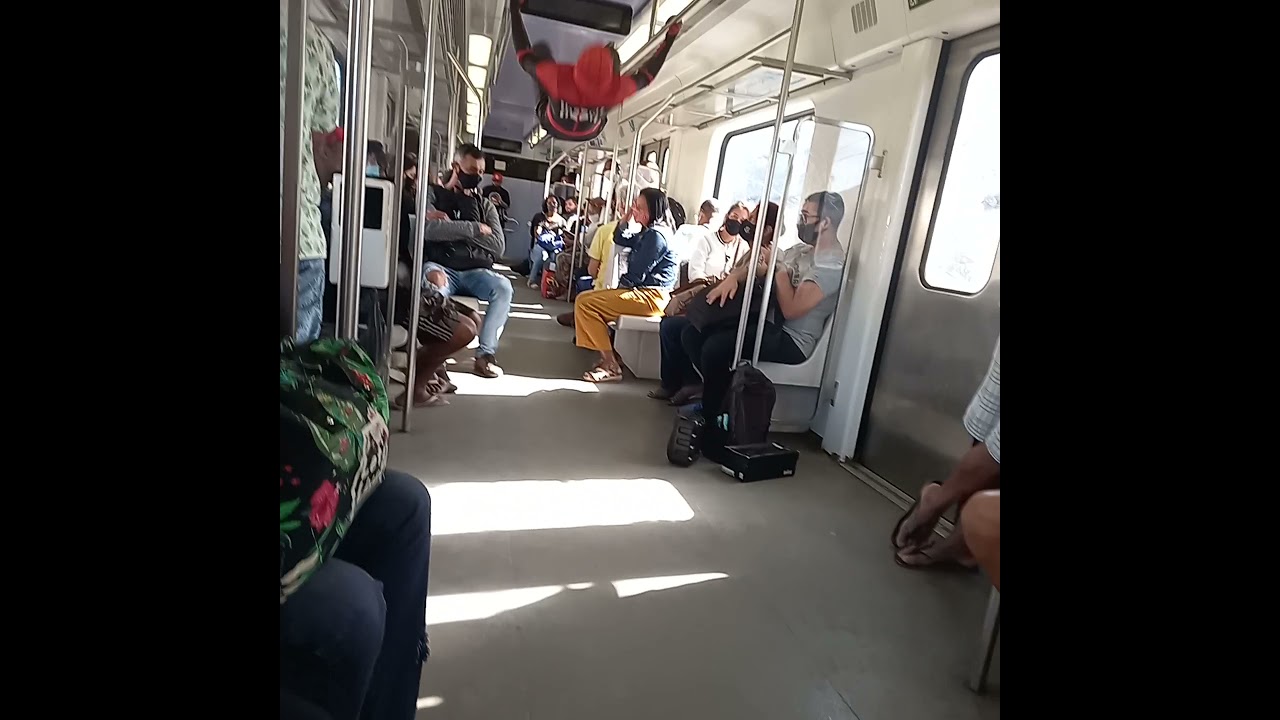 Homem aranha de volta pra casa,no trem, japeri
