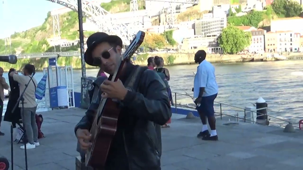 PORTO  27  MAIO 2025   BRUNO TRIPP -  ( PINK FLOYD ) - Artista Rua - RIBEIRA - @antoniomouraotv